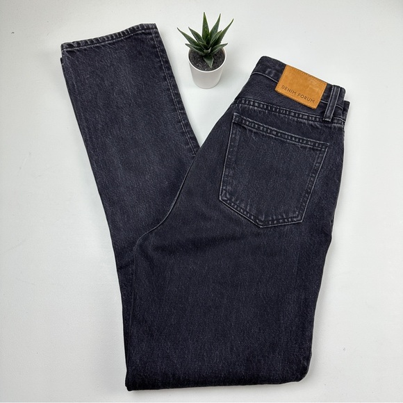 Aritzia Denim Forum The Nina Super High Rise Cigarette Jeans 30L - Picture 3 of 14